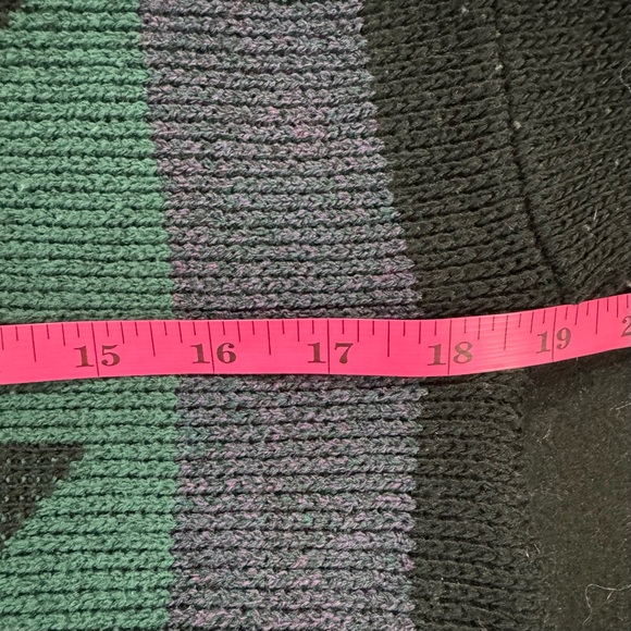 Women's Y2K Tunic Length Sweater - Picture 8 of 9